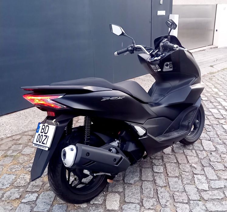 Honda PCX 125 de 2023 com apenas 2800km