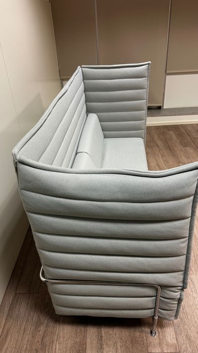 2 Sofás Vitra Alcove Highback - Design e Conforto Exclusivo