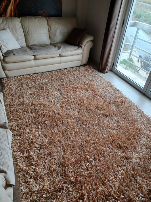 Tapete shaggy gato preto