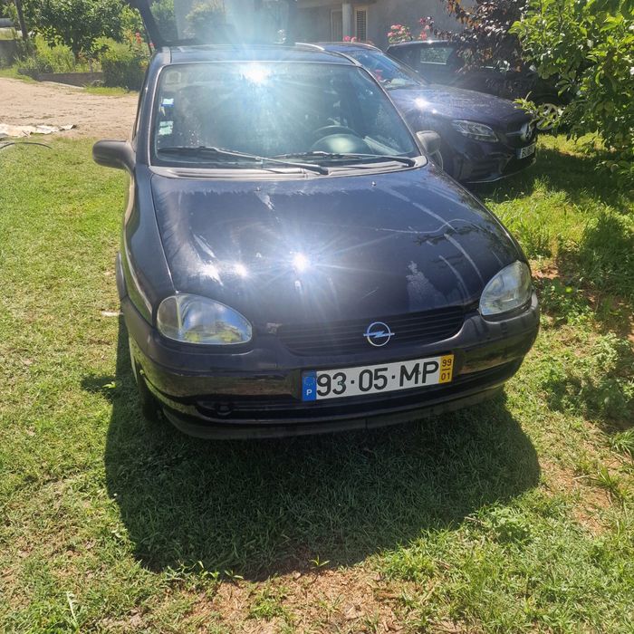 Vendo opel corsa 1.000 a gasolina 12v em bom estado geral