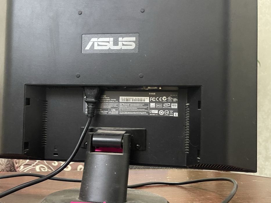 Продам Asus VW192G