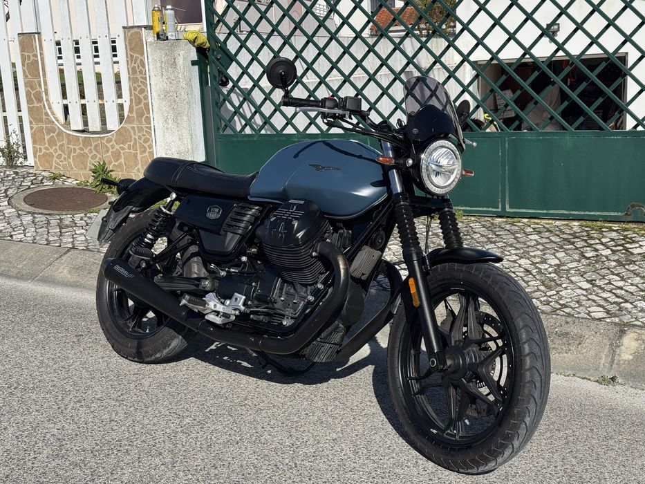 Moto Guzzi V7 III Stone Night Pack (2021) – 23.000 km – Oportunidade