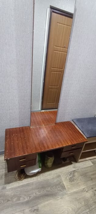 Трюмо безкоштовно