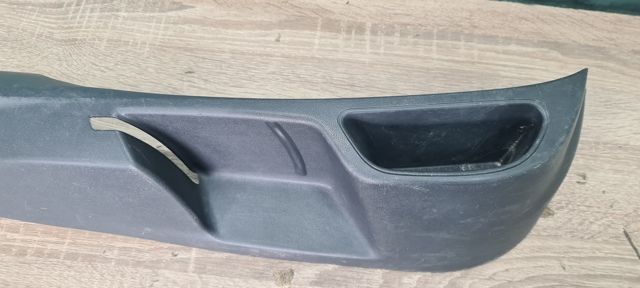 Кришка сидіння передня права Skoda Octavia A5 вживана 1Z0881318Q