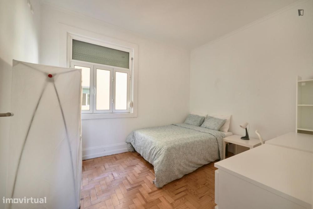Quarto - localizado em Marquês de Pombal Lisbon