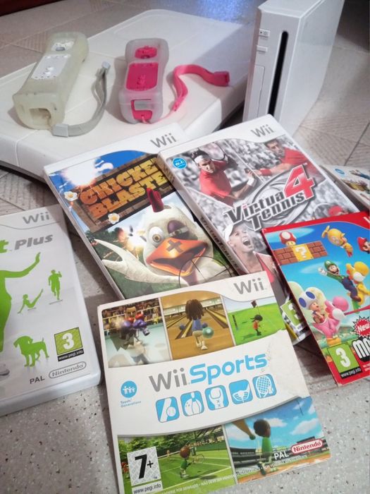 Wii + games + Wii Fit balance board64551828252289122