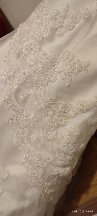 Suknia ślubna z kołem