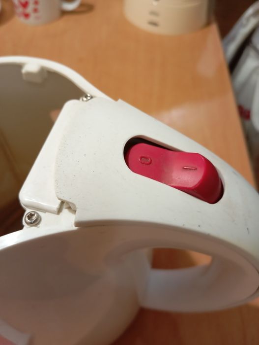 Чайники  электрические. Поломанные текут