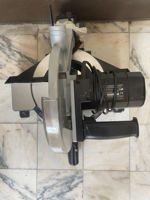 Vendo serra circular usada mas estimada pouco uso