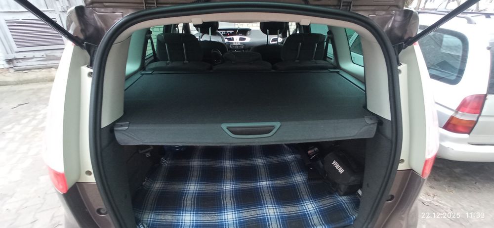 Рено сценік 3.  2009 року. 7 місний.тел: