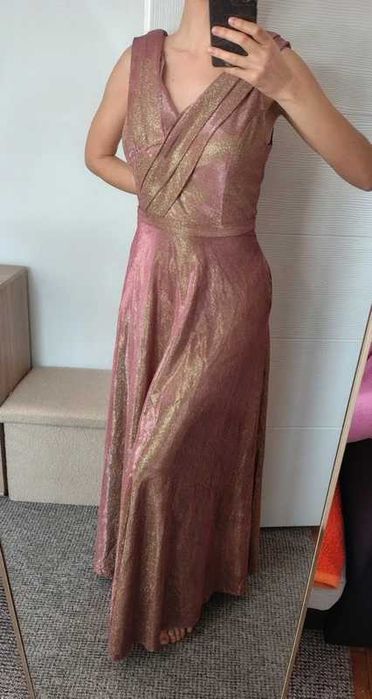 Elegancka suknia wieczorowa wesele