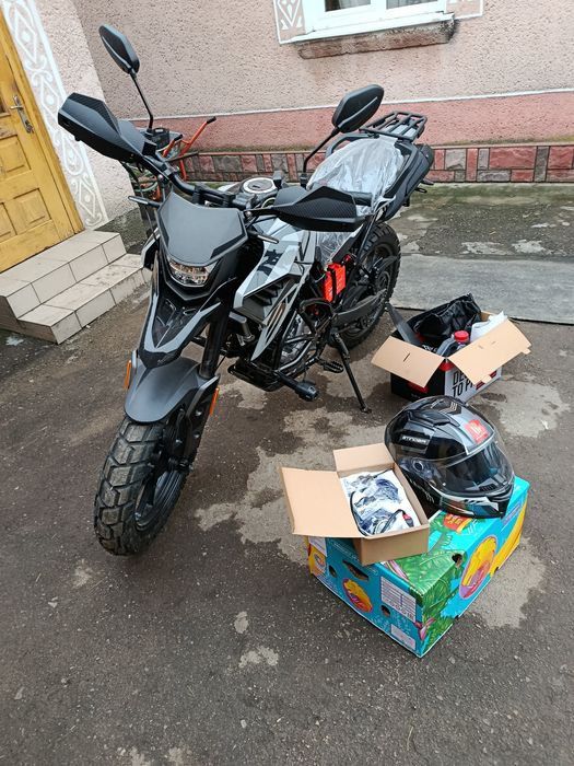 Продам текен 300 кубовий 25 року  майже новий 3 рази їздив