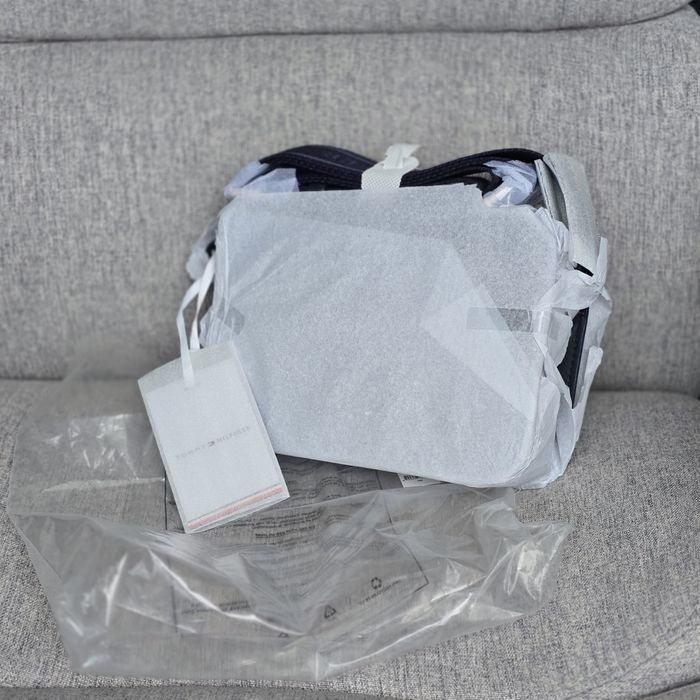 Маленька жіноча сумочка