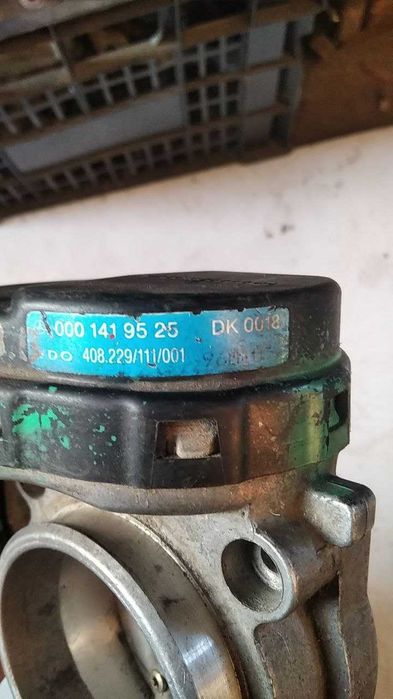 Дросельна заслінка дроссельная заслонка Mercedes W202 0001419525
