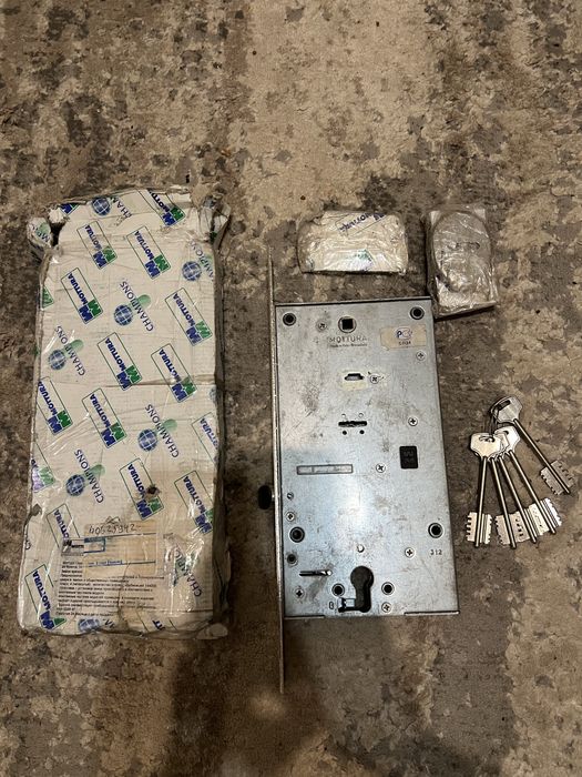 Замок двухциліндровий мотура