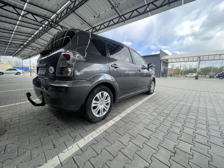 Toyota Corolla Verso 2.2 дизель 6КПП