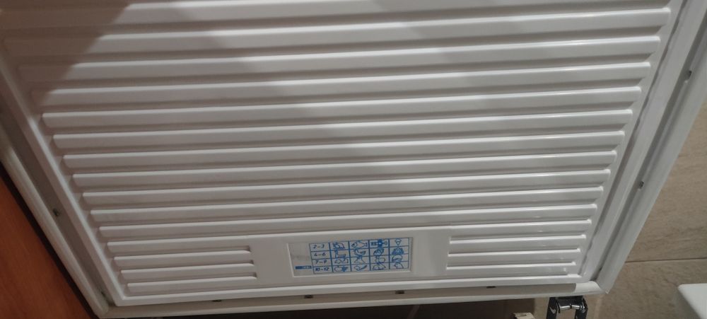 Arca frigorífica 300 litros em bom estado.