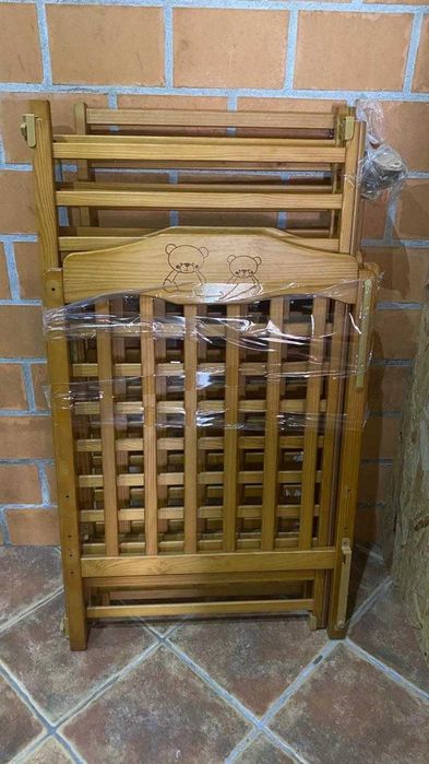 Cama de bebé  com colchão