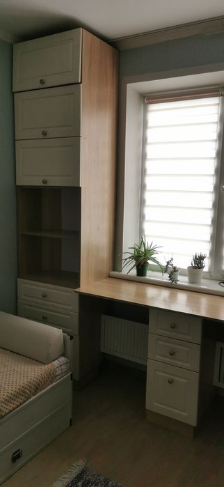 Стінка, шафа, стіл, меблі у спальню