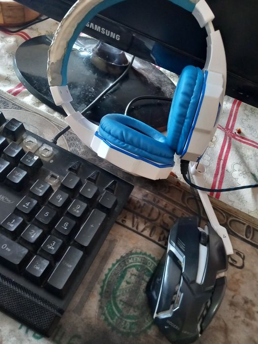 Vendo conjunto teclado rato e fones 15€