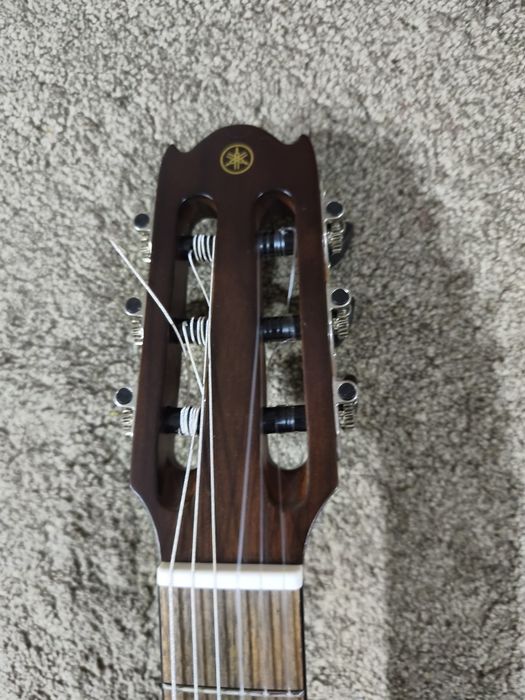 Guitarra elétroacustica Yamaha