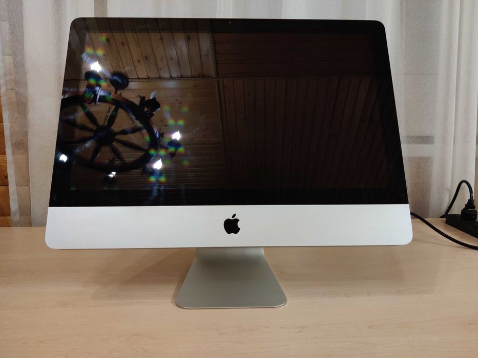 Продам Apple iMac 21,5 Mid 2011 (A1311)