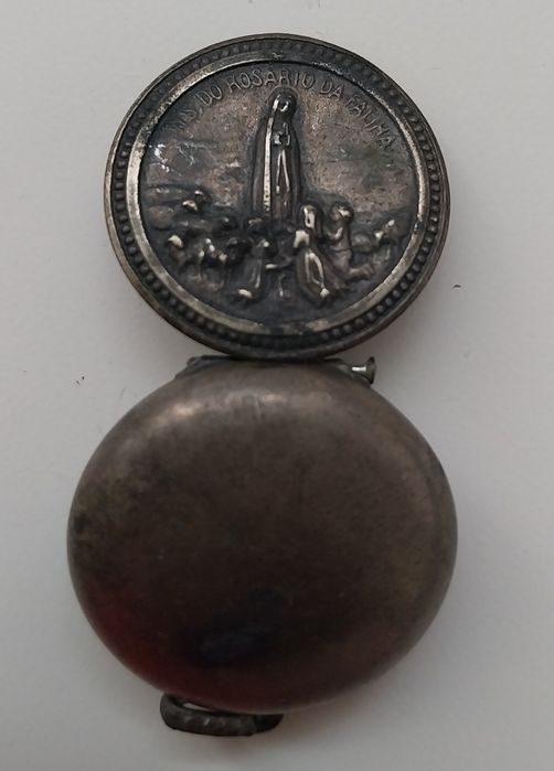 Pequena caixa religiosa de Nossa Senhora de Fátima