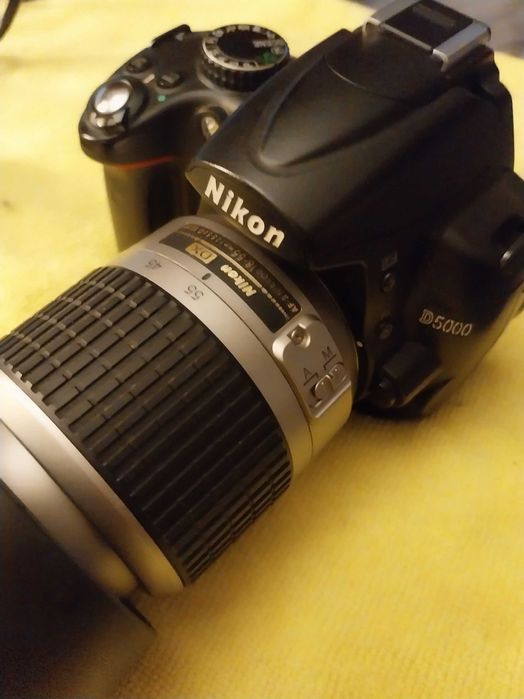 Nikon D5000 c/ objectiva Nikon/Nikkor AF-S 18-55