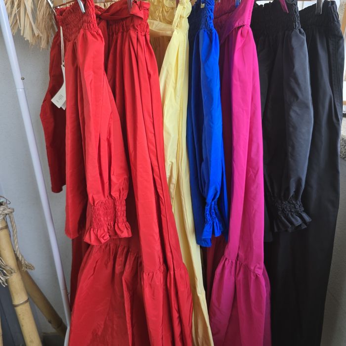 Saias tops e vestidos tafeta SALDOS