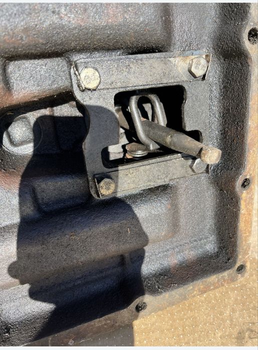 Кришка кпп мтз 80 . 82