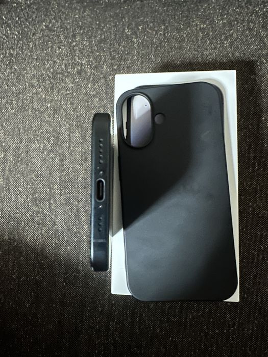 Айфон 16 на 128 телефон весь в ідеалі