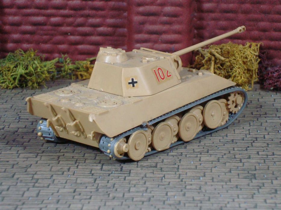 Airfix - Tanque Alemão PzKw V "Pantera" / Escala 1:76 / Usado