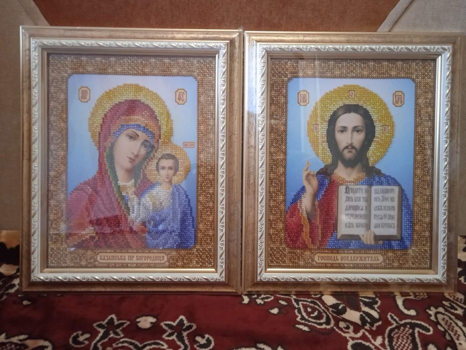 Вишиті ікони бісером
