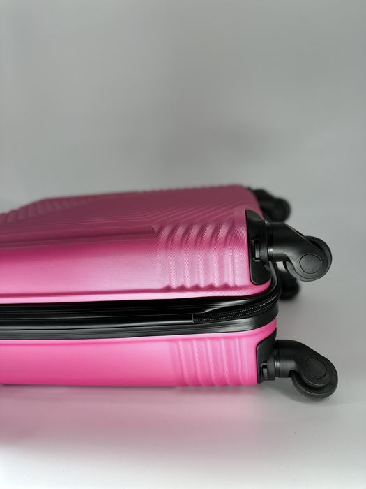 Nowa walizka pokładowa 40/30/20