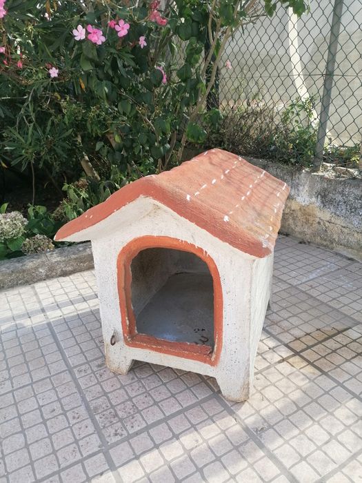 Vende-se Casota de Cão em Pedra