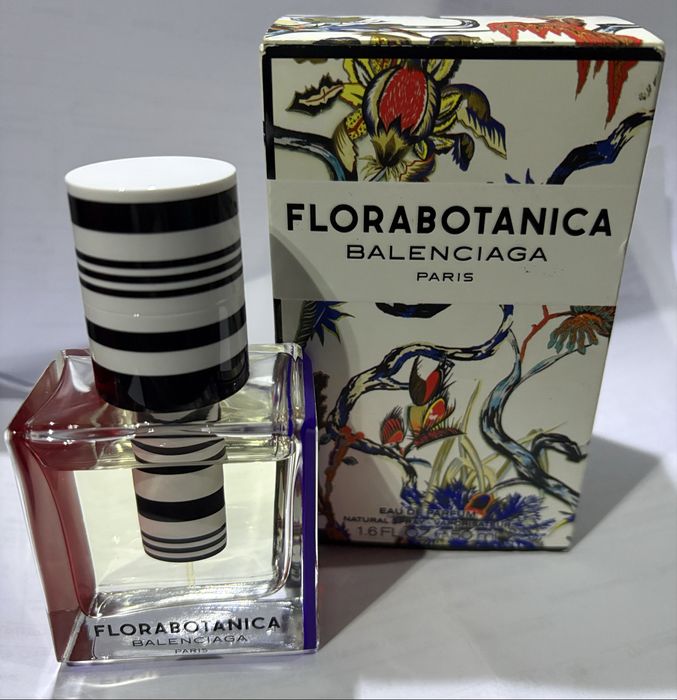 Подарунок Cristobal Balenciaga Florabotanica парфумована вода 50 мл