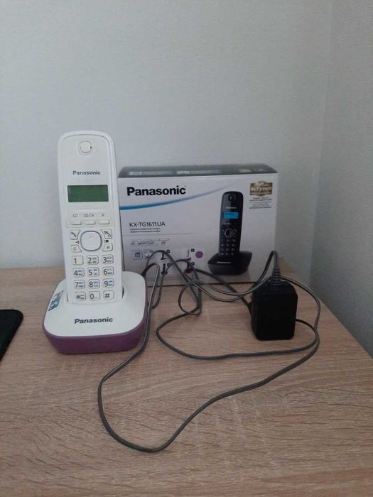 Бездротовий стаціонарний цифровий телефон Panasonic KX-TG1611UA