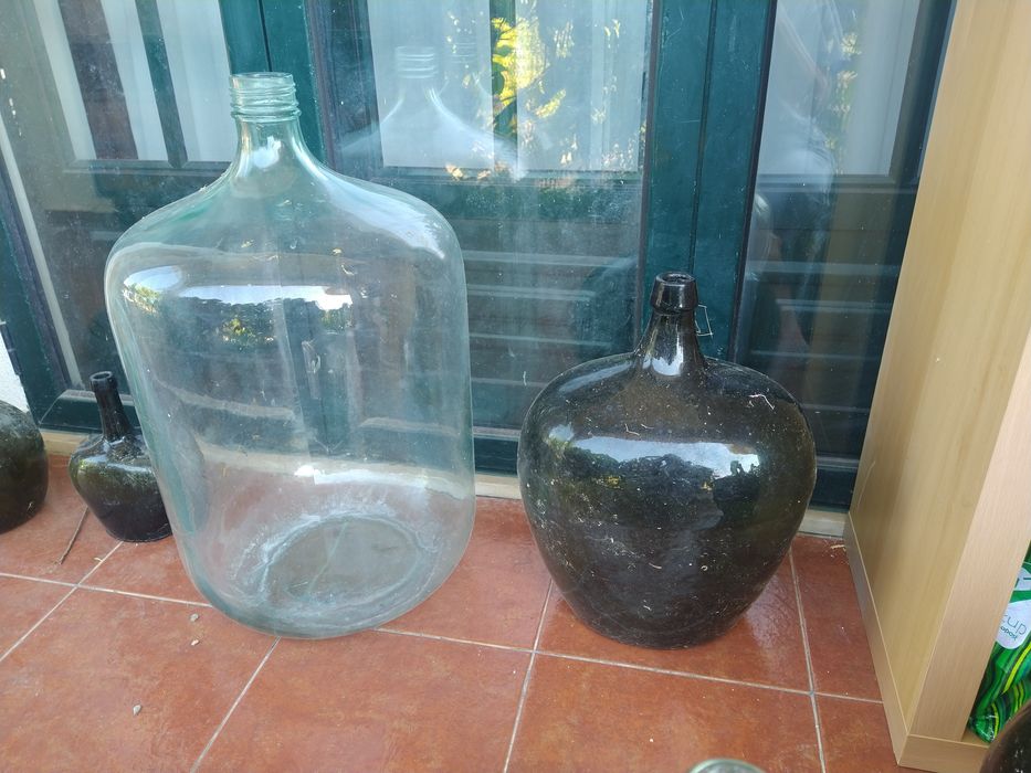 Garrafões de vidro antigos