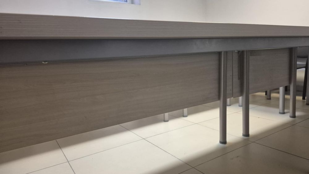 Stół konferencyjny