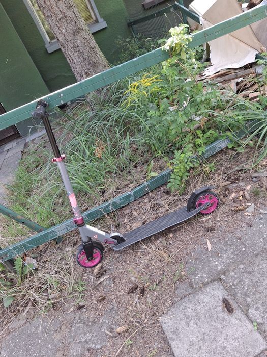 Hulajnoga różowo czarna