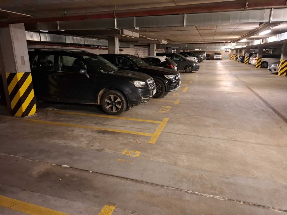 Miejsce parkingowe w garażu podziemnym - Warszawa, Praga-Południe