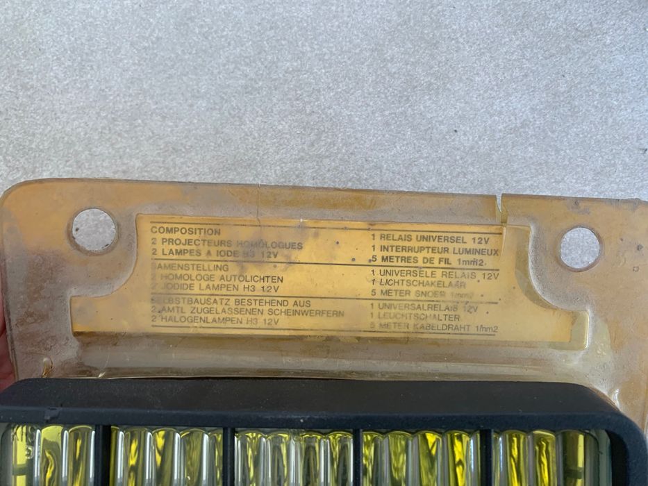 Faróis de nevoeiro amarelos