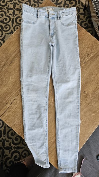 Spodnie jeansowe Sinsay rozm. 36