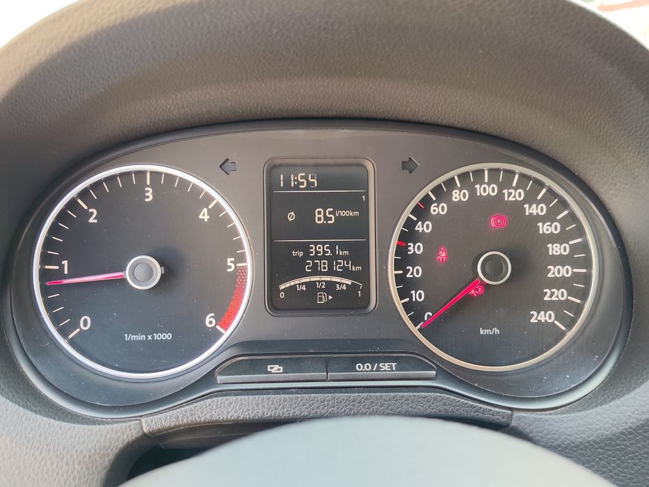 Volkswagen polo VI 2010 - Só um registo