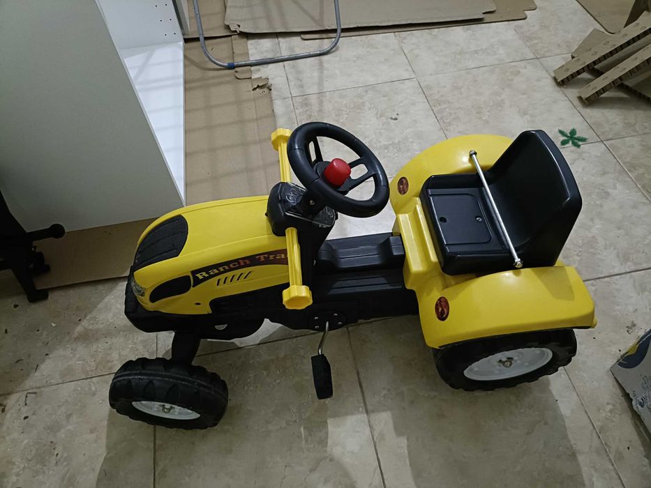 Brinquedos trator