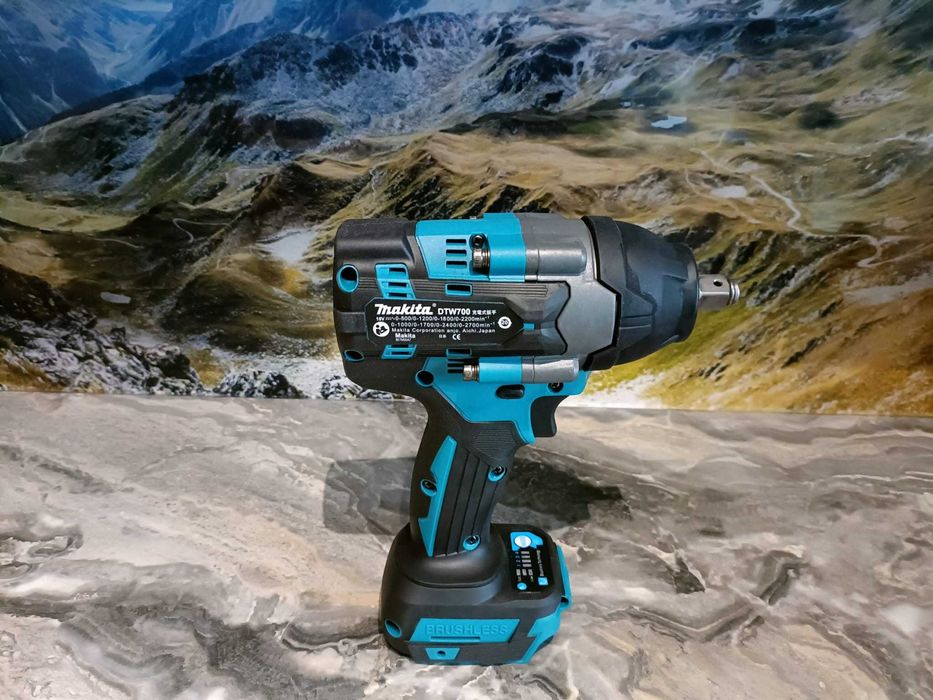 klucz udarowy DTW700