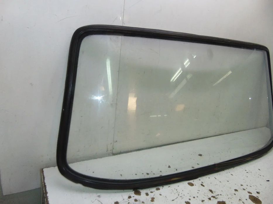 Renault 5 laureat para-brisas