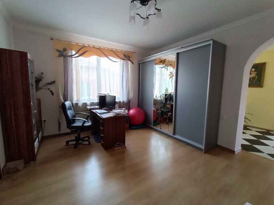 Продаж будинку з сонячними панелями, район школи №2, м. Дрогобич!