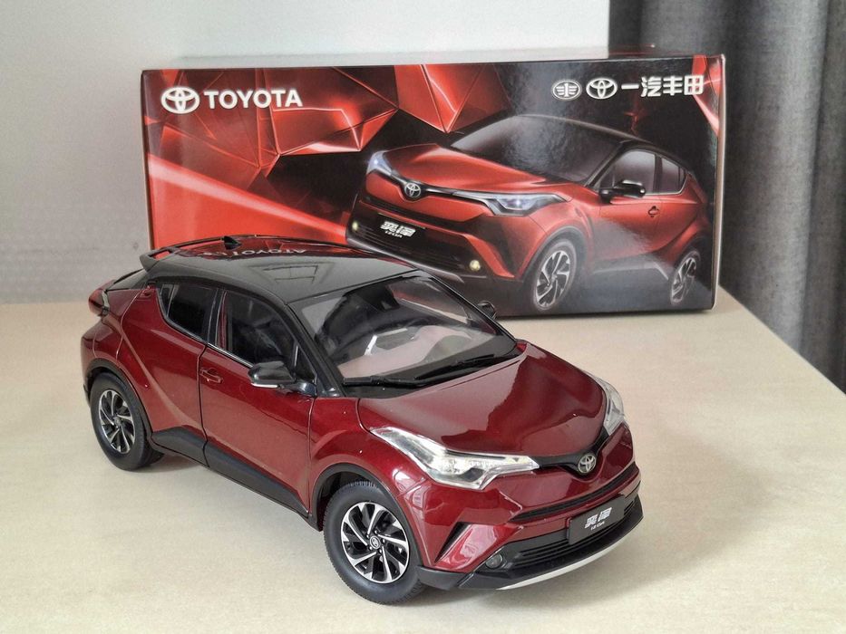 Toyota C-HR Izoa model samochodu 1/18 [nowy]