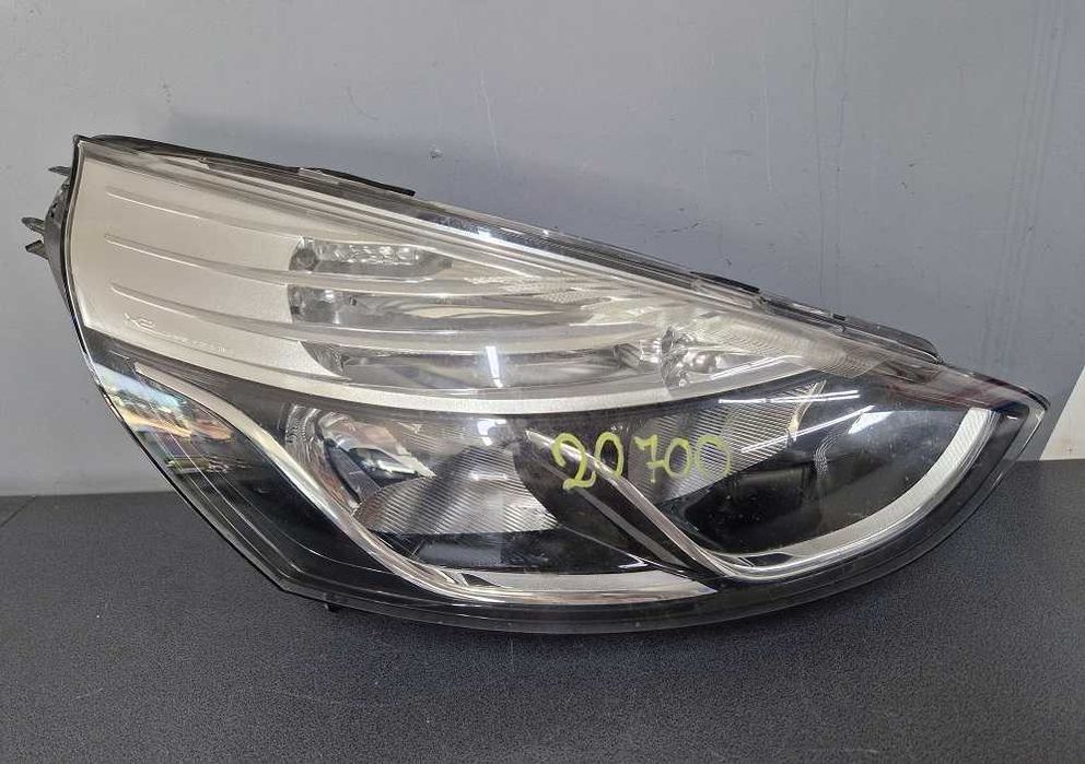 Renault Clio IV 4 13-16r. Lampa Przód Prawa